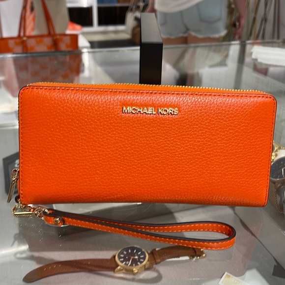 MICHAEL KORS JST
Leather Continental Wristlet Phone Case Wallet
Poppy
NWT - Picture 16 of 16